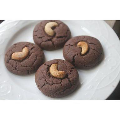 Round Healthy Eggless Sugar Free Dark Chocolate Tasty Biscuits With Cashew