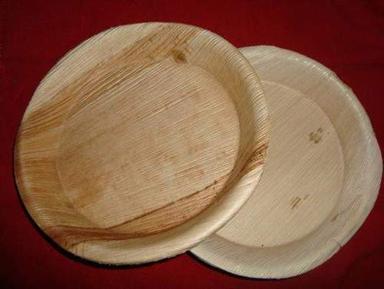 Light Brown Environment Friendly, Beautiful And Intricate Design Rich Quality Round Shape Areca Nut Leaf Plate 