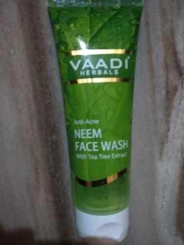 Smooth Texture Vaadi Herbals Acne Face Wash Skin Cleanser Neem With Tea Tree Extract