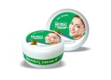 Smooth And Moisturize Skin Herbal Face Cream Suitable For All Skin Care Type Shelf Life: 6 Months