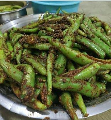 Piece Improves Health Hygienic Prepared Delicious Taste Spicy Green Chilli Pickle