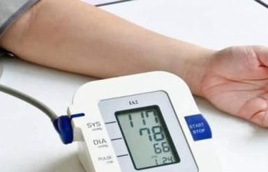 Plastic White Color Digital Blood Pressure Monitor For Homes And Hospital Supply