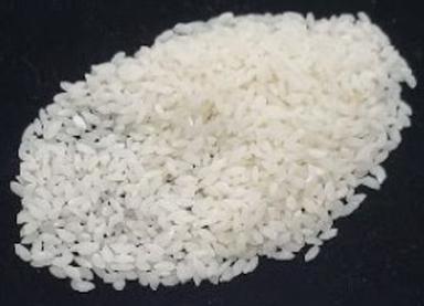  कार्बोहाइड्रेट से भरपूर प्राकृतिक स्वाद सूखे सफेद शॉर्ट ग्रेन सुगंधित चावल की फसल वर्ष: 6 महीने 
