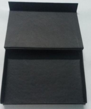  उपयोग के लिए स्क्वायर ब्लैक कलर पेपर पैकेजिंग बॉक्स गिफ्ट पैकिंग, साइज 15 X 15 