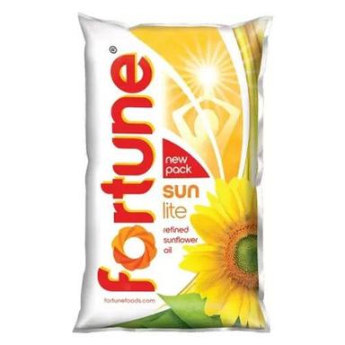 Light Yellow 100 Percent Pure And Good Quality Fortune Sunflower Oil Packaging Size Capacity 1 Litre