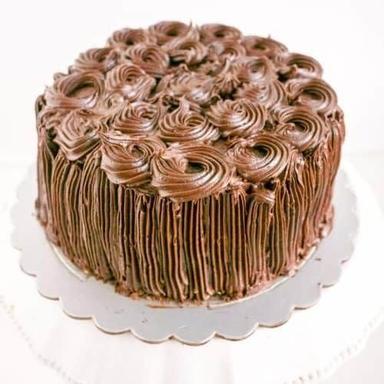 1 Kg Delicious Eggless Buttercream Chocolate Cakes For Birthday, Anniversary, Wedding Fat Contains (%): 10 Percentage ( % )