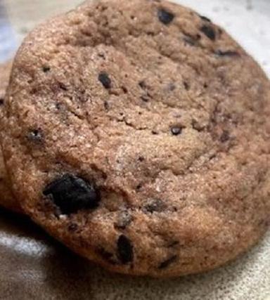 Normal Mouth Watering Crispy And Crunchy Sweet Delicious Taste Chocolate Chip Cookie