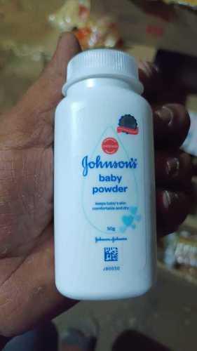 White 50 Gram Johnson'S Baby Powder, Keeps Baby Care Comfortable And Dry
