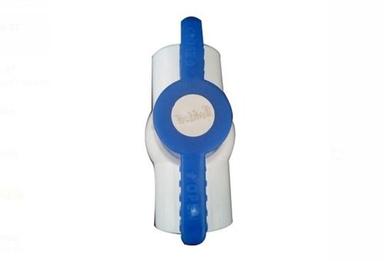Plastic Round Shape White And Blue Upvc Ball Valve For Pipe Fittings Use, Size 15Mm