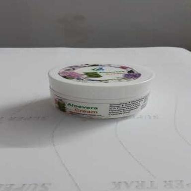 Smooth Hydrates And Nourishes Sovam Herbal Cream For All Skin Types Recommended For: Women