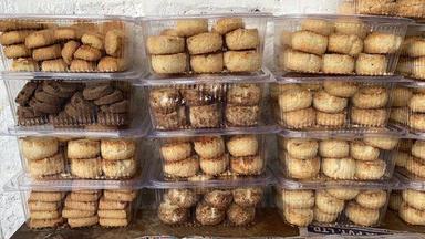 Hygienically Packed Mouth Watering Taste Crunchy And Salty Bakery Biscuits