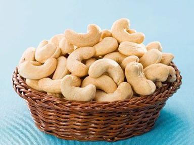Organic Curve Shape Cream Roasted Cashew Used In Sweet And Cooking