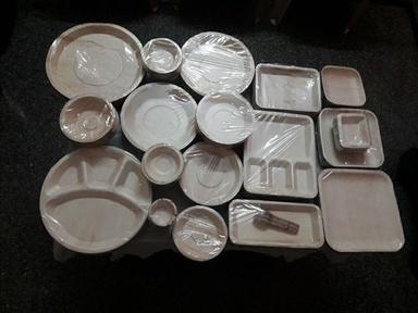 Plain White Color Areca Plates With High Heat Bearing Capacity Size: Various Sizes Are Available