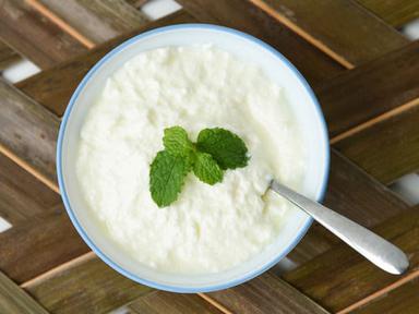 White Naturally Manufactured Indian Origin Healthy And Fresh Taste Rich Curd