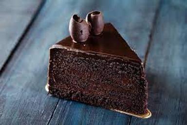 पीस हेल्दी फ्रेश चॉकलेट क्रीमी केक पेस्ट्री 