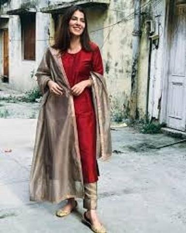 Breathable Comfortable Cotton Beautiful Maroon Color Ladies Kurti  Bust Size: 38 Inch (In)