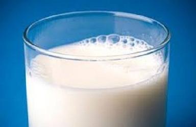 Good Sources Of Proteins And Minerals Healthy Delicious Pure Fresh Cow Milk  Fat Content (%): 5 Percentage ( % )