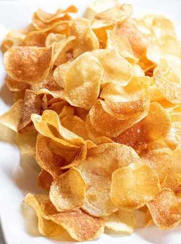 Tasty Crispy Homemade Potato Chips Made With 100 Percent Natural Ingredients Packaging Size: 5-6 Kg