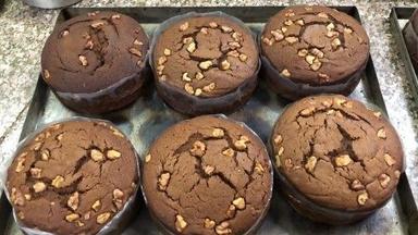 1.5 Kilogram Round Fresh And Eggless Brown Chocolaty Muffin Cup Cake  Fat Contains (%): 0.3 Grams (G)