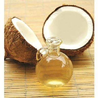 सामान्य स्वस्थ विटामिन खनिज से भरपूर सुगंधित और स्वादिष्ट पीला कोल्ड प्रेस्ड नारियल का तेल 