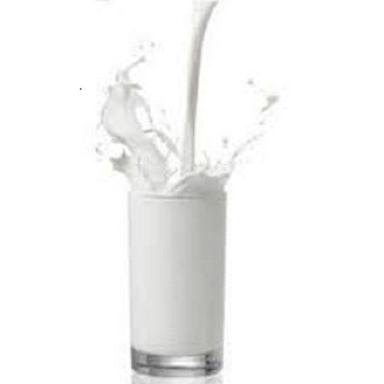  सफेद स्वस्थ शुद्ध और प्राकृतिक फुल क्रीम मिलावट मुक्त कैल्शियम से भरपूर प्राकृतिक गाय के दूध में हाइजीनिक रूप से पैक किया गया 