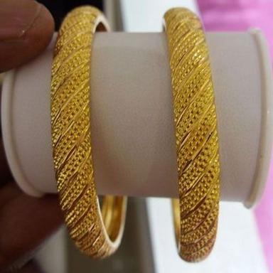 Women Glossy Fine Finish And Fashionable Stylish Designer Gold Bangles 