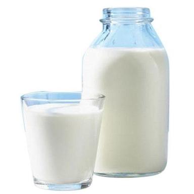 1 लीटर 100% शुद्ध सफेद ताजा फुल क्रीम ऑर्गेनिक कच्चा गाय का दूध सभी आयु वर्ग के लिए: बच्चे