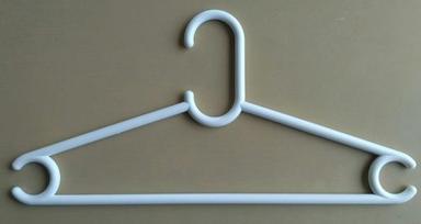 Various Colors Are Available Plastic Body Cloth Hanger With 205 Mm Height And 415 Mm Length And 2 Kg Weight Capacity