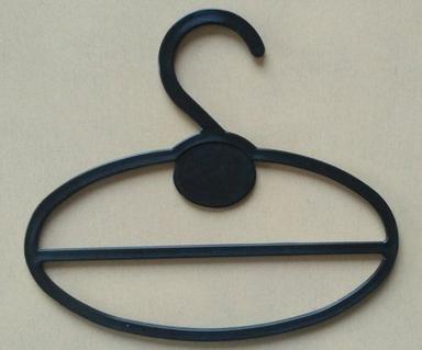 Various Colors Are Available Round Shape And Black Scarf Hanger With 15 Mm Thickness And 200 Mm Diameter