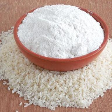 सफेद कृत्रिम स्वाद मुक्त अच्छी गुणवत्ता वाले पोषक तत्वों से भरपूर बारीक पाउडर वाला चावल का आटा