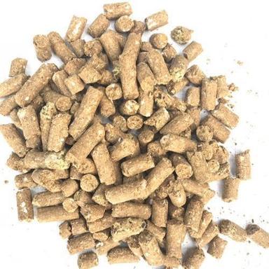 Brown Granules Dried Protein 12% Moisture 10% Milk Cattle Feed 