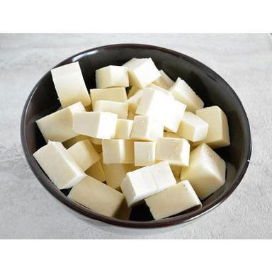 100% Pure White Square Shape Hygienically Packed Fresh Paneer