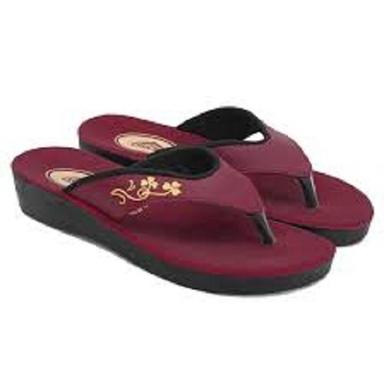 Maroon And Black Lightweight Comfortable Skin Friendly Fancy Leather Sandal For Ladies 