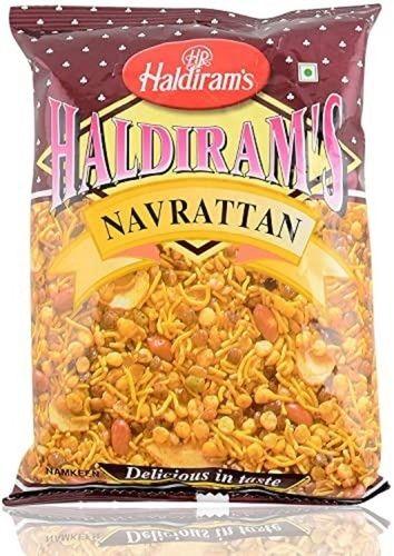 Ready To Eat Crispy And Spicy Fried Haldiram Navratan Mixture Namkeen