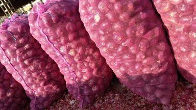 A Grade Dry Fresh Red Onion, Net Bag, Onion Size Available: Medium