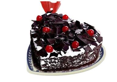 Brown Or White Pack Of 1 Kilogram Sweet And Delicious Fresh Heart Shape Chocolate Cake