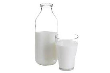 Fresh Healthy High In Protein Raw Processed Original Flavor White Cow Milk