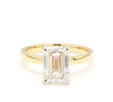 Stylish Polished Modern Designer Party Wear Golden And White Diamond Ring Diamond Carat Weight: 5.2 G Grain