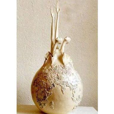 Cream Designer Fiber Pottery Vase Made Of Ceramic Porcelain Type