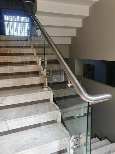 White Panel Stainless Steel Stair Railings, For Home, Glass Type: Toughened