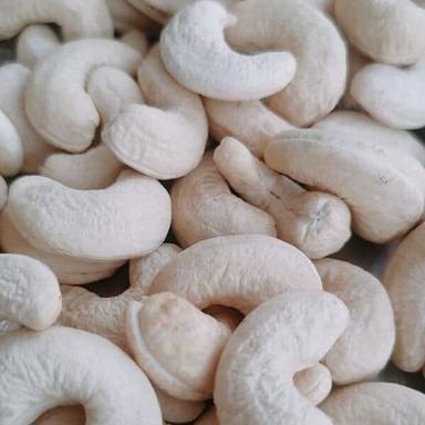 W180 Curve Shape Cashew Nut For Sweets And Cooking Use