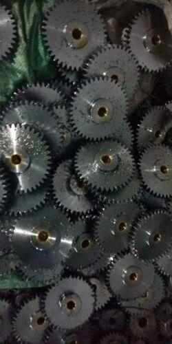 20 Mm Thickness 8 Inch Hot Rolled Round Shape Mild Steel Pouch Packaging Machined Gear Application: Industrial