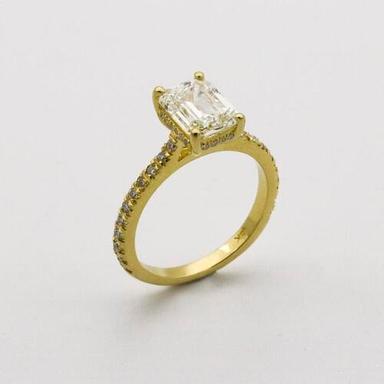 Attractive Design Wedding Wear Diamond Ring For Womens