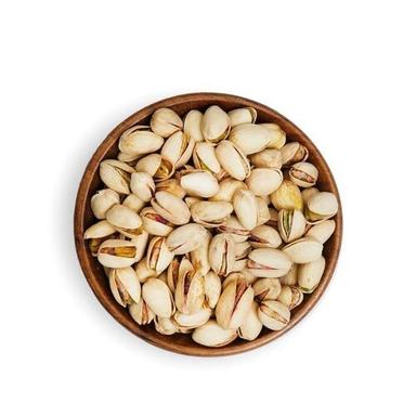 Light White Natural Pistachio Nuts Without Artificial Flavour