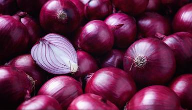 Pure And Natural Round Raw Whole Fresh Red Onion Moisture (%): 65 %