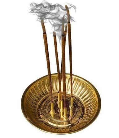 Golden 40 Mm Long Finishing And Durable Brass Body Incense Sticks Stand