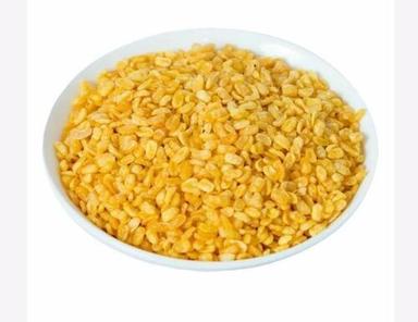  A Grade, Salty And Delicious Taste Fried Crispy Moong Dal Namkeen Carbohydrate: 7.6 Percentage ( % )