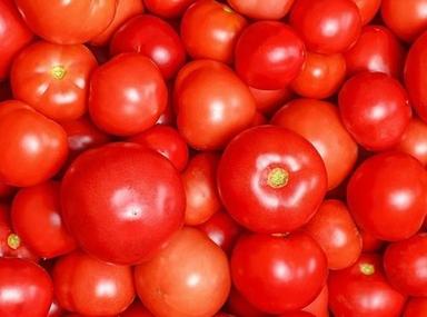 Pure And Raw A Grade Commonly Cultivated Whole Round Fresh Tomato Moisture (%): 5%