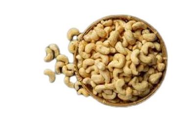 Common Off White Half Moon Shape Dried Cashew Nut