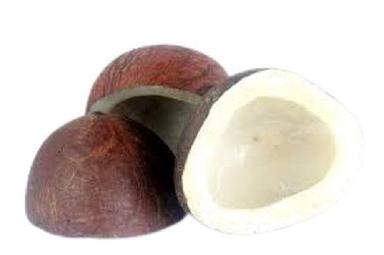 White Round Shape Semi Husked Naturally Medium Size Grown Dry Coconut